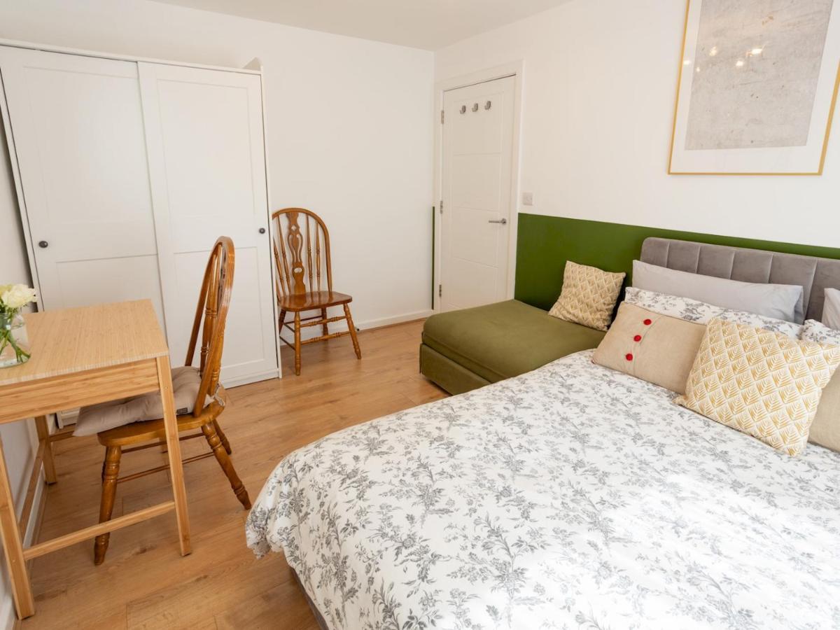 Pass The Keys Modern Stylish Apartment With Parking Bournemouth Exterior foto